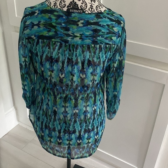 Express ikat print top size XS blue green teal relaxed beachy vibe - Picture 2 of 14